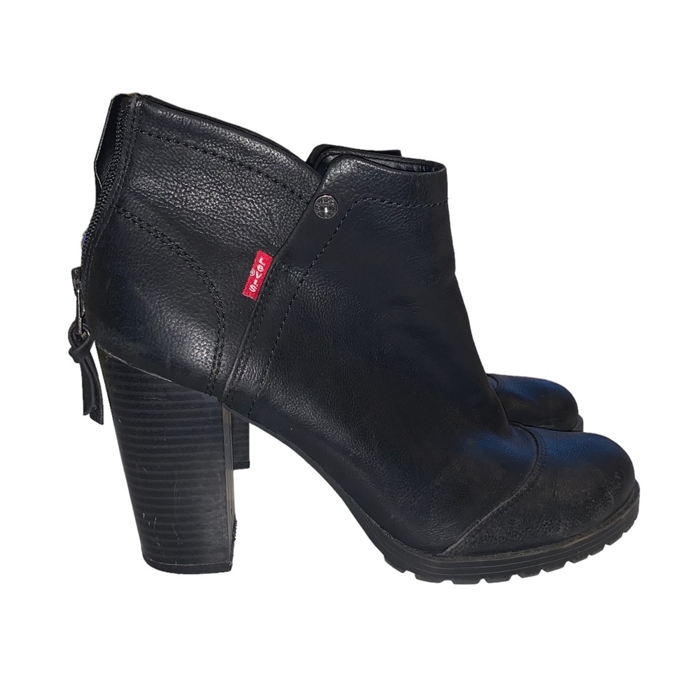 Levi’s Black Chunk Heel Slip On Boot Size 10